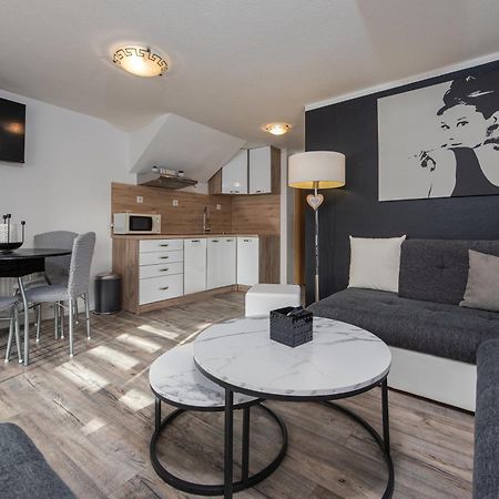 Nena Apartmani Vir Exterior foto