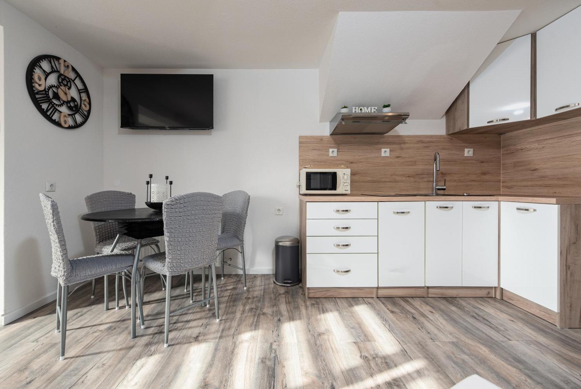 Nena Apartmani Vir Exterior foto