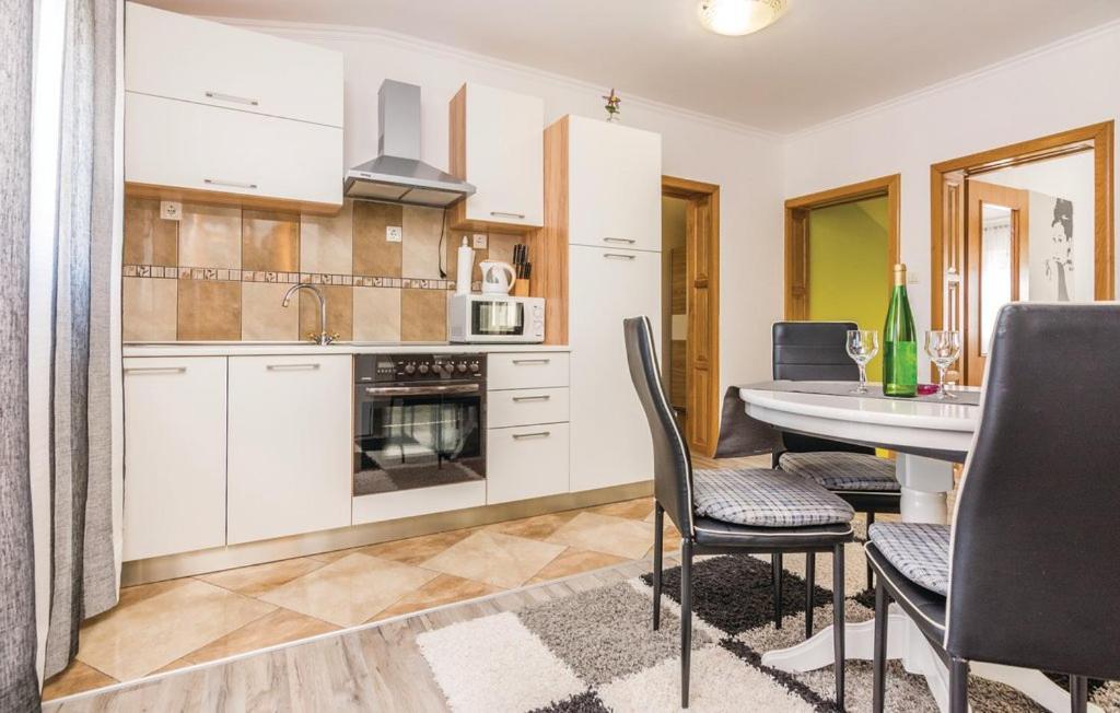 Nena Apartmani Vir Exterior foto