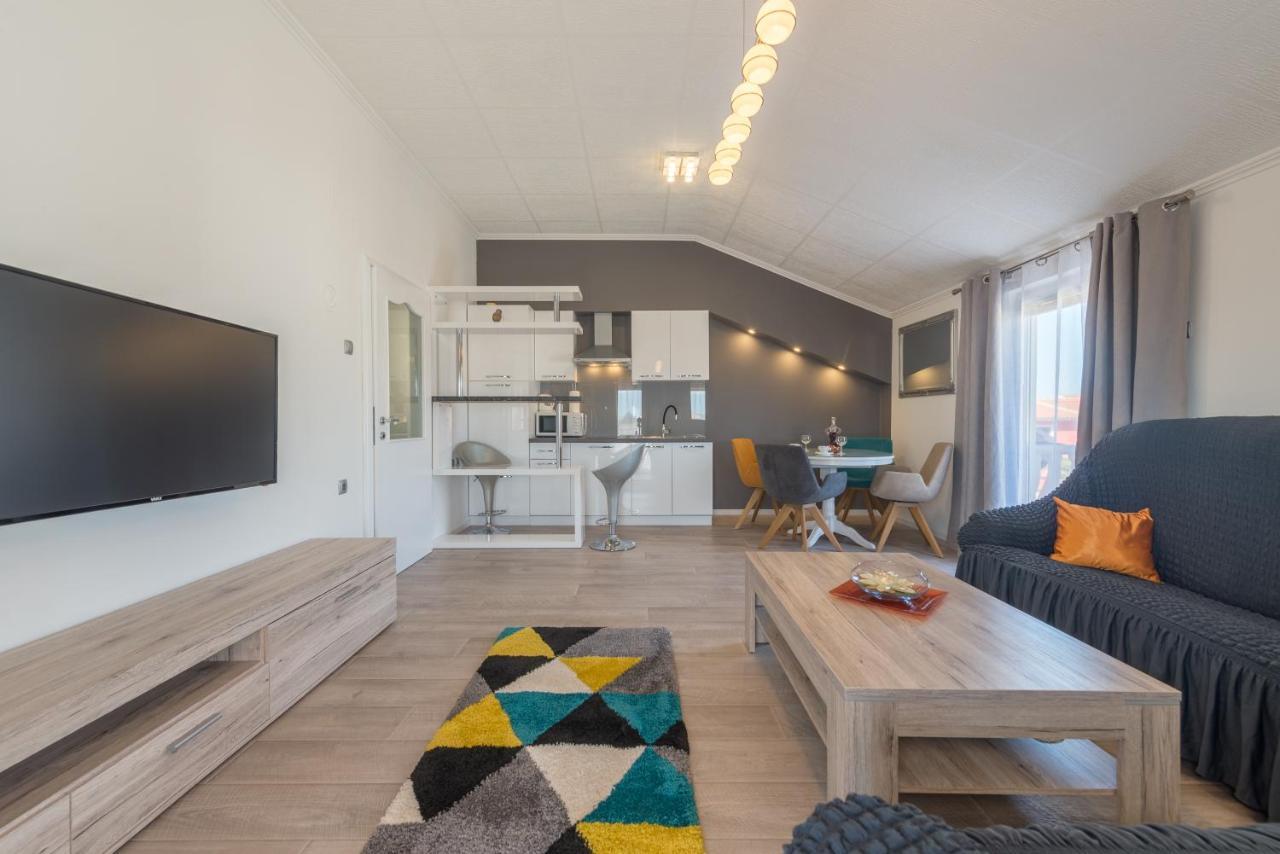 Nena Apartmani Vir Exterior foto
