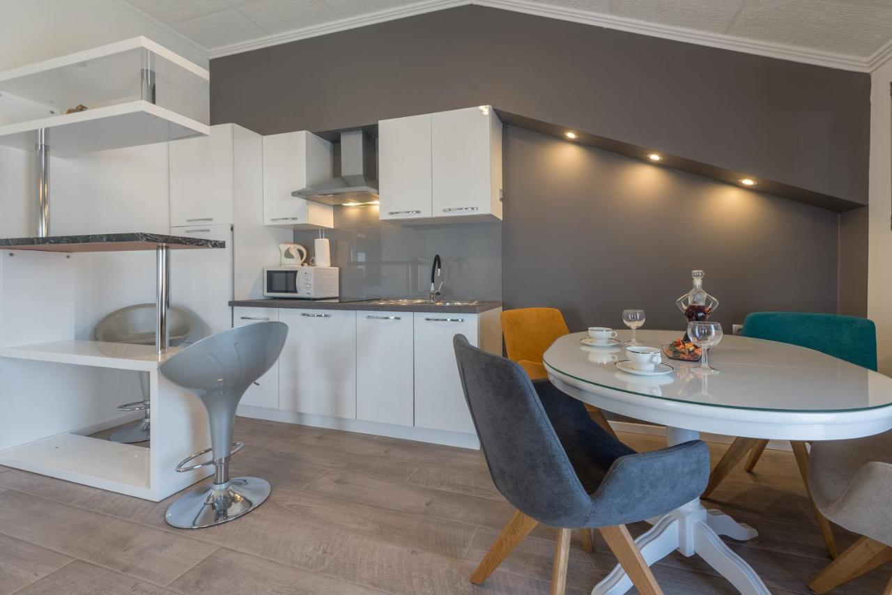 Nena Apartmani Vir Exterior foto