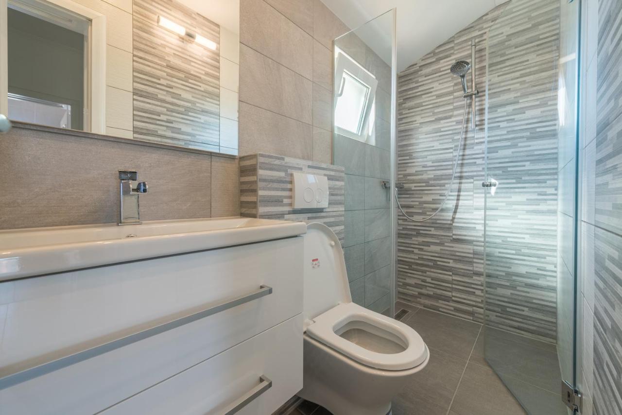 Nena Apartmani Vir Exterior foto