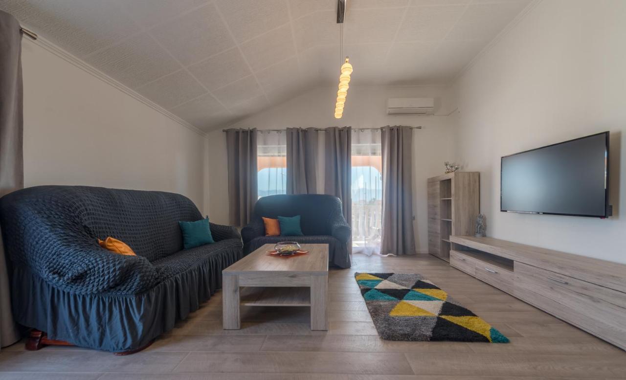 Nena Apartmani Vir Exterior foto